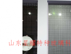夾絲玻璃